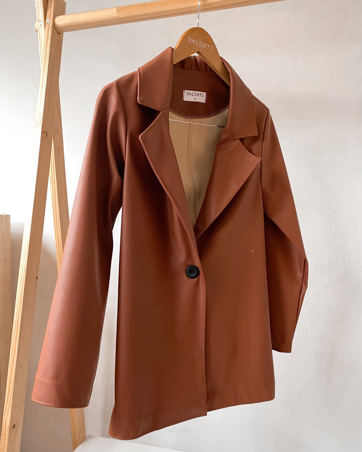 Blazer Cuerina Camel