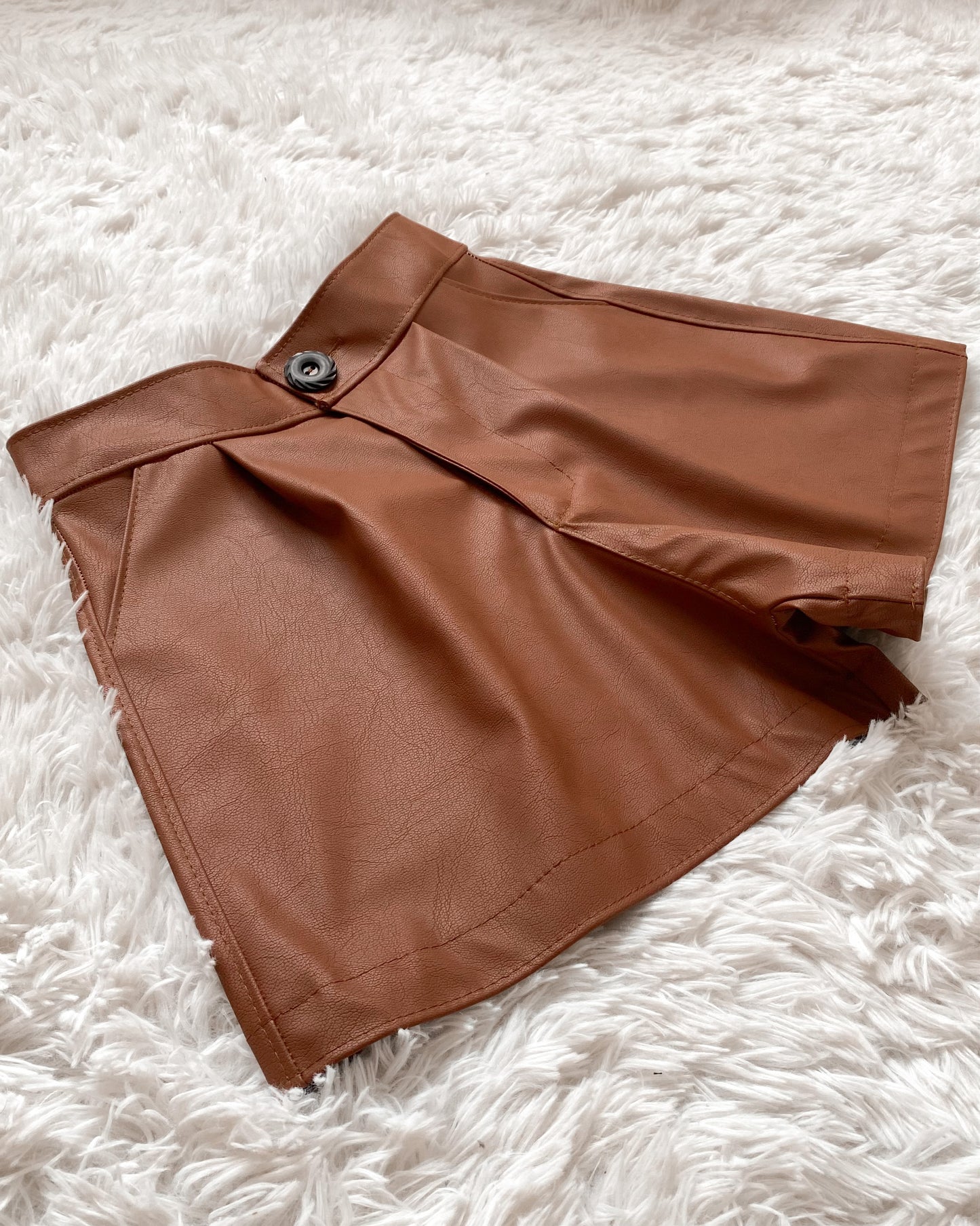 Short Cuerina Camel